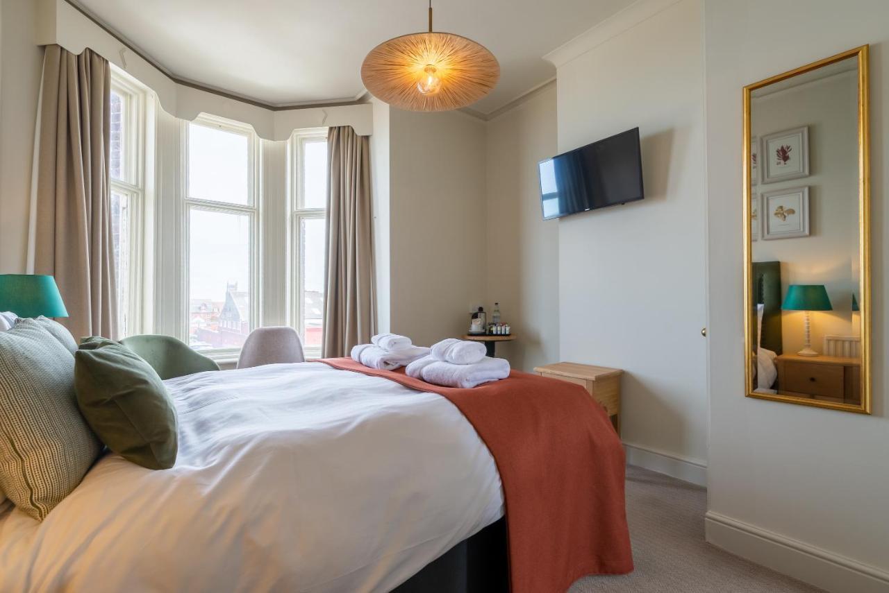 Cliftonville Hotel Кромер Экстерьер фото