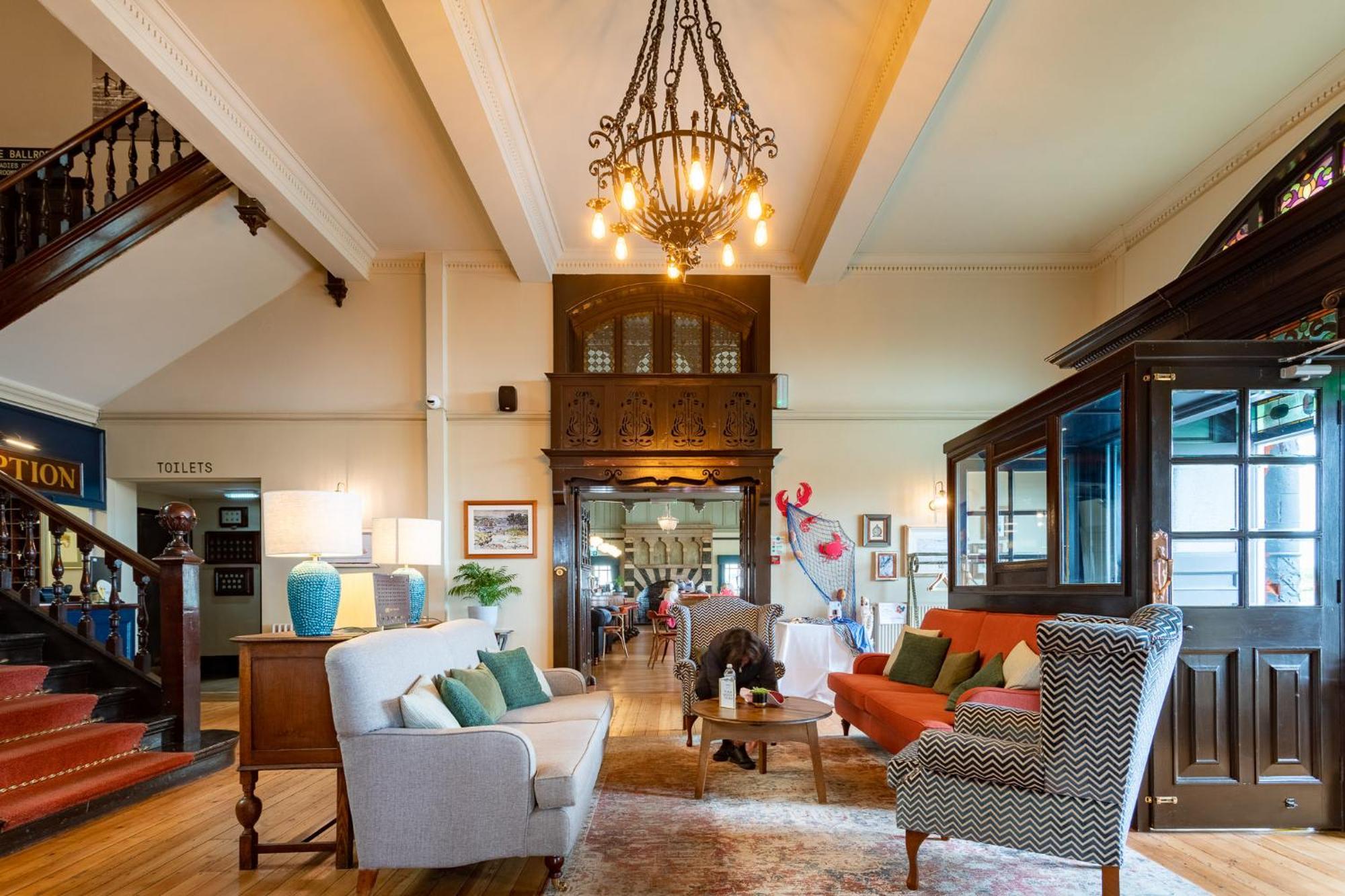 Cliftonville Hotel Кромер Экстерьер фото